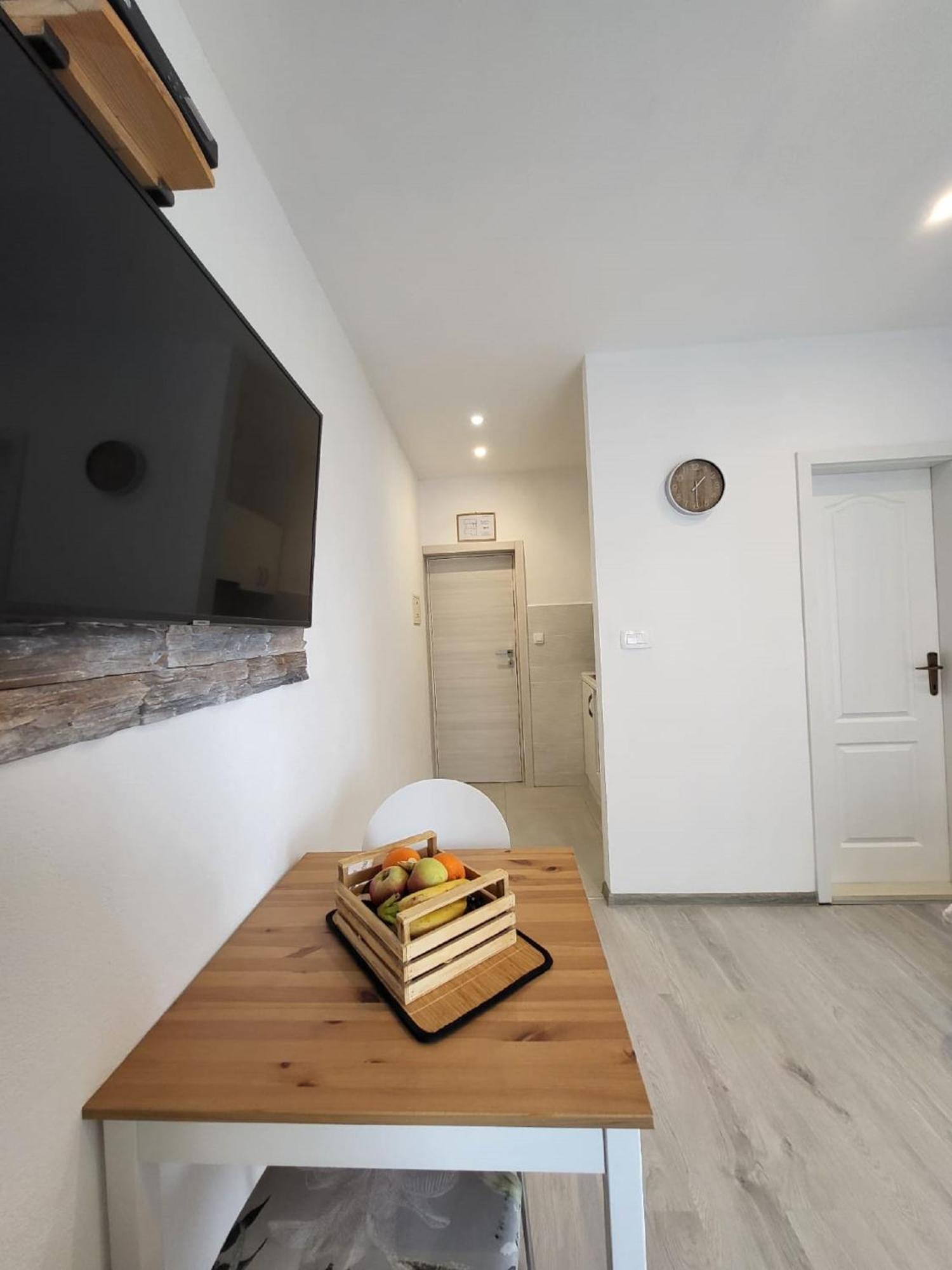 Apartments Sun & Sea Дуги Рат Екстериор снимка