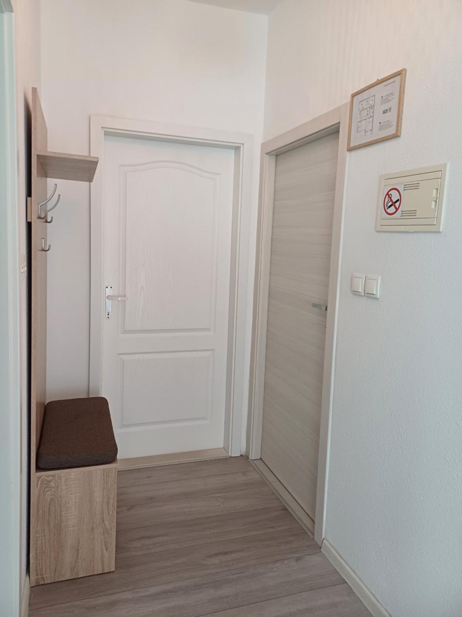 Apartments Sun & Sea Дуги Рат Екстериор снимка