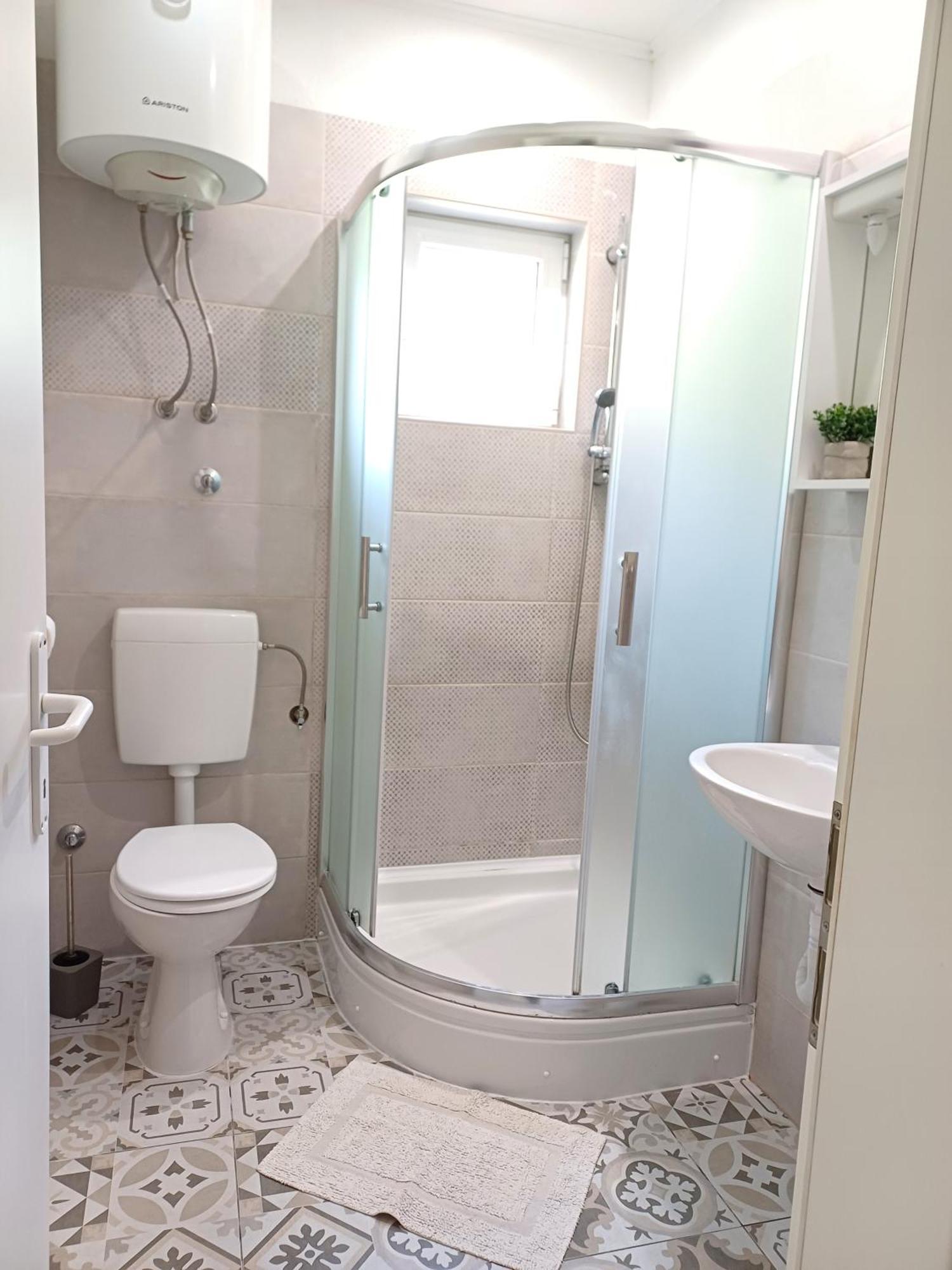 Apartments Sun & Sea Дуги Рат Екстериор снимка
